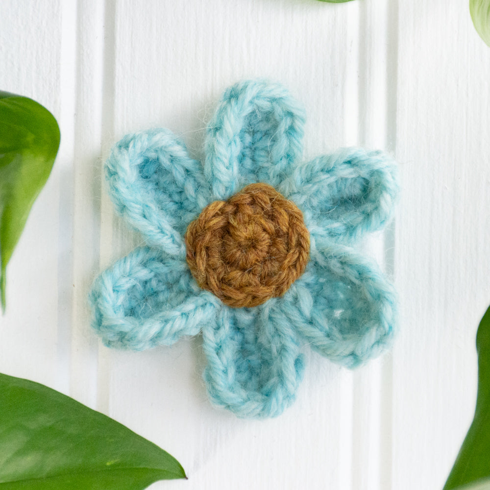 Handmade Daisy Magnet (Aqua & Brass)