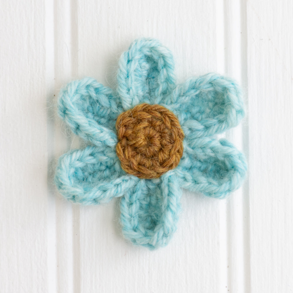 Handmade Daisy Magnet (Aqua & Brass)